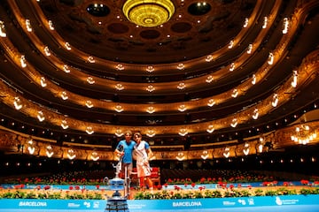 Rafa Nadal y David Ferrer en el teatro Liceo de Barcelona como presentaci車n del Barcelona Open de 2014.