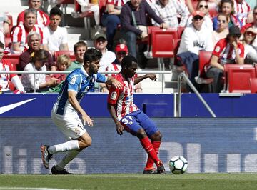Arona debutó con el Atlético de Madrid. Salió por el lesionado Vitolo. 