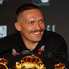 Usyk, sobre Fury: “El barrigón codicioso me tiene miedo”