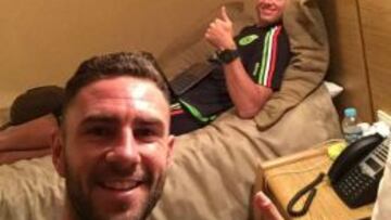 Miguel layún y Javier Hernández comparten ahabitacion en la concentración del Tri.