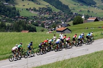 El pelotón durante la novena etapa del Tour de Francia 2022.