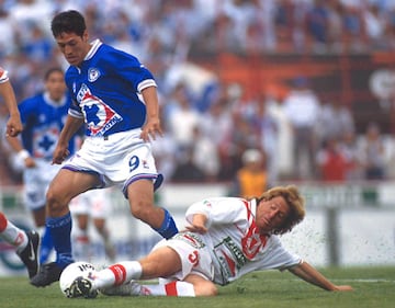 El Campeón del Mundo con Italia en 2006, jugó en dicha cancha defendiendo los colores de la Máquina, lo hizo de 1998 a 2002, antes de fichar con la Juventus.