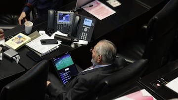 Quién es Adán Augusto López, el senador que indigna a México por ser pillado viendo la Champions League durante una comparecencia