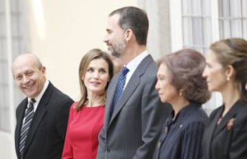 José Ignacio Wert, ministro de Educación, Cultura y Deporte junto a la princesa Doña Letizia y el Príncipe Felipe.