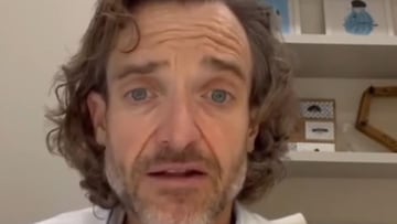 Javier Albares, médico experto en sueño, explica el truco para dormir mejor en verano: “Puede parecer misión imposible… pero no”