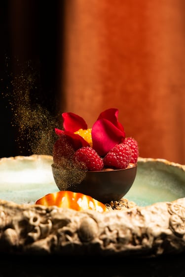 El postre más romántico para el Día de San Valentín: con chocolate intenso y un toque de oro