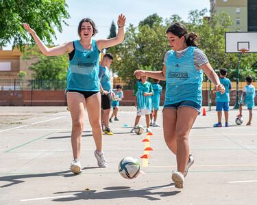 El Día Internacional del Fútbol Femenino reivindica la calle