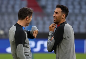 Lewandowski y Busquets.