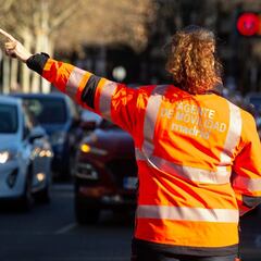 El plan de Almeida para regular el tráfico en Madrid: contratar exmilitares