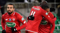 Los jugadores del Dijon celebran un gol.