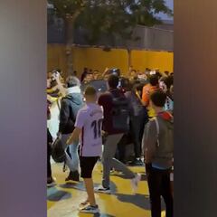 Lamentable scenes as angry mob surround Koeman's car upon Camp Nou exit