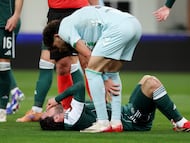 Soccer Football - UEFA Europa League - Round of 16 - First Leg - Panathinaikos v Real Betis - Athens Olympic Stadium, Athens, Greece - March 12, 2026 Panathinaikos' Davide Calabria reacts REUTERS/Stelios Misinas
