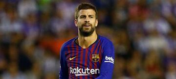 Piqué unhappy about the pitch