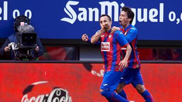 "Da cosas que otros no te dan": el gran elogio del DT de Eibar a Fabián Orellana