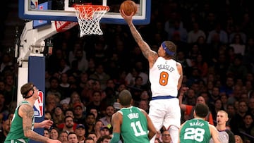 Michael Beasley deja una bandeja en el &uacute;ltimo cuarto del Knicks-Celtics.