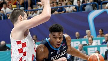 Giannis Antetokounmpo frente a Ivica Zubac