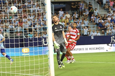 Granada deja el lienzo a Malaka, que es 2-0