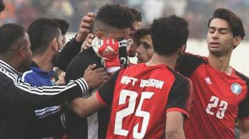 Este año el arquero irakí Alaa Ahmad ocultó la muerte de su bebé para poder jugar un partido en su país. El partido finalizó 1-1. Sus compañeros se enteraron ya que el jugador no aguantó las lágrimas en el campo.