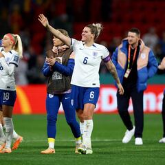 Oshoala reta a una Inglaterra sin Walsh