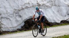 Chris Froome ataca en el Colle delle Finestre.