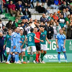 La imprecisión del Levante perdona la vida al Racing de Ferrol