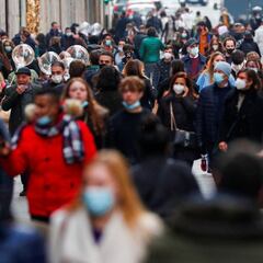 What stores are open on Christmas Eve and Day?