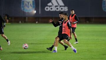 Argentina entrenó con todos los jugadores a disposición