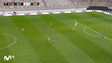 Ceballos vuelve a cometer un error en el primer bal車n que toc車