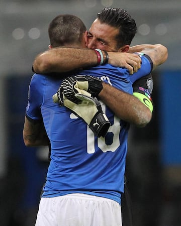 Gianluigi Buffon of Italy cries after loosing at the end of the FIFA 2018 World Cup Qualifier Play-Off: Second Leg between Italy and Sweden at San Siro Stadium on November 13, 2017 in Milan.