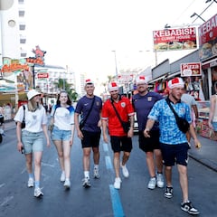 Una camarera de Benidorm señala una diferencia entre los turistas británicos y los españoles: “Dejan 10 céntimos”