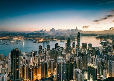 Hong Kong, territorio autónomo y una antigua colonia británica en el sureste de China, tiene más rascacielos que cualquier otra ciudad del mundo. Le siguen Nueva York, Tokio y Wuhan.