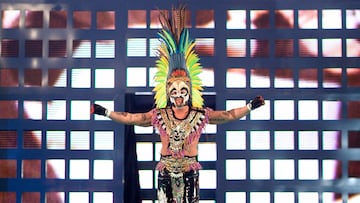 Momento en que Rey Mysterio hace su entrada en Wrestlemania 22.