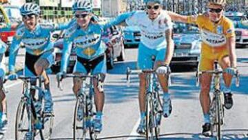 <b>SIN CASTIGO. </b>El Astaná podrá tomar la salida en Vigo, aunque no estará el pasado ganador de la Vuelta, Alexandre Vinokourov (en la foto, de amarillo), positivo en el Tour.