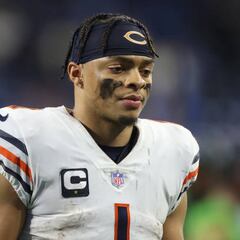 Is Justin Fields playing in Week 18?