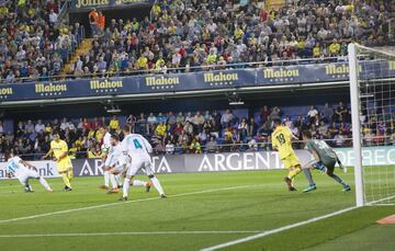 1-2. Roger Martínez marcó el primer gol.