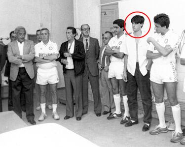 El centrocampista madrileño se formó en las categorías inferiores del Real Madrid hasta que en 1987 dio el salto al Castilla donde estuvo hasta su salida en 1989. Jugó un total de 28 encuentros en los que marcó 4 goles. Fichó por el Real Valladolid tras cerrar su etapa en el club de Chamartín. 