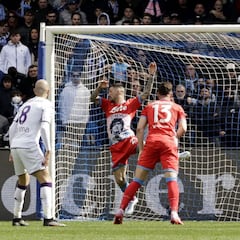 La Fiore aleja el sueño del Nápoles