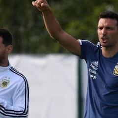 Scaloni sobre los silbidos a Messi: “Esa situación a él no le afecta”