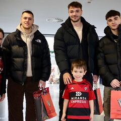 Egiluz, Izeta y Roca hacen de Reyes Magos en el Hospital Santiago Apóstol