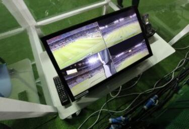 Imagen del Video Assistant Referee antes del encuentro entre el América y el Real Madrid.