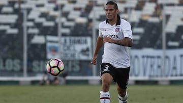 El atacante chileno es otra de las figuras que está libre. A sus 33 años, cuenta con experiencia en equipos como Liverpool, Real Sociedad y Colo-Colo en su país. Con sus paisanos de moda en la Liga MX no es descabellado verlo en tierras aztecas.