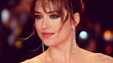 Dakota Johnson, obligada a desmentir su embarazo por culpa de unos globos.