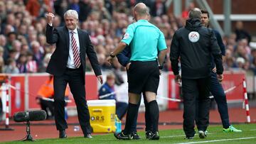 MArk Hughes, expulsado en el Stoke City - Tottenham.