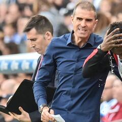 Garitano se resigna a jugar a las 14:00h: “Nos acostumbramos a desayunar espaguetis”