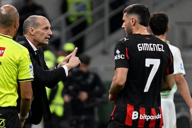 Santiago Giménez no entra en planes de Allegri