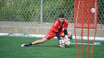 Dimitrievski, durante un entrenamiento del Nàstic.