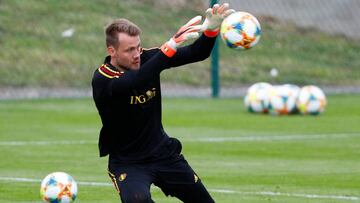 Mignolet: "Seguro que Hazard será una estrella en el Madrid"