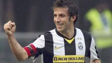 <b>MAESTRÍA.</b> Del Piero volvió a dar otra lección de cómo se lanzan las faltas.