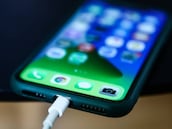 El error que muchos cometen al cargar el móvil y que le quita años de vida