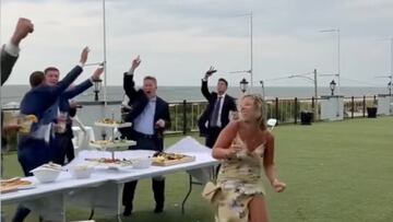 El momento viral en una boda con todo el estilo de futbol